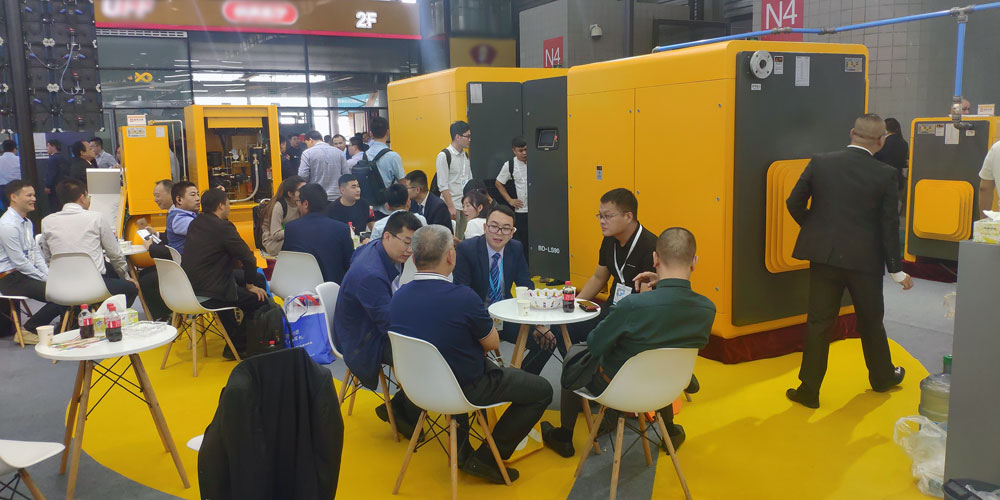 展会现场6.jpg 展会现场6.jpg